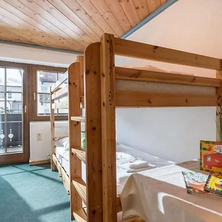 ベッド・アンド・ブレックファスト Konrad 3*